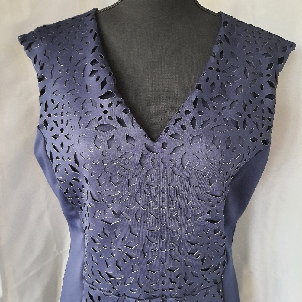 EnFocus Navy Blue Sheath Dress Women Sz 12 V Neck Eyelet Detail Cutouts Midi - Picture 3 of 15